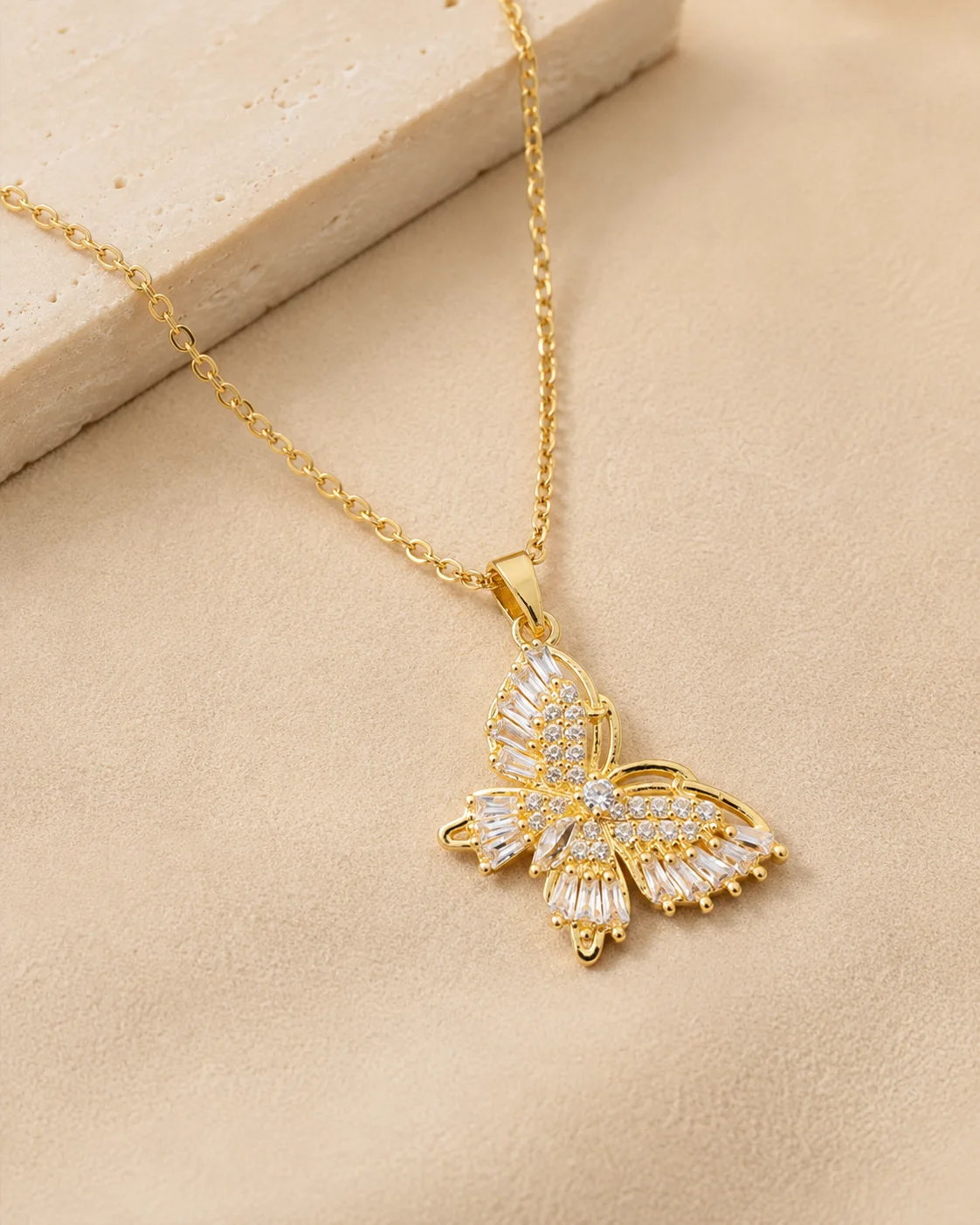 Baget Taşlı Çelik Kelebek Kolye Gold